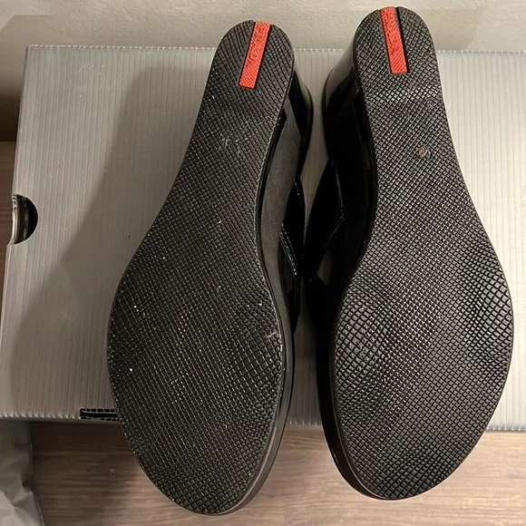 Prada ribbon patent platform sandal - Picture 4 of 10